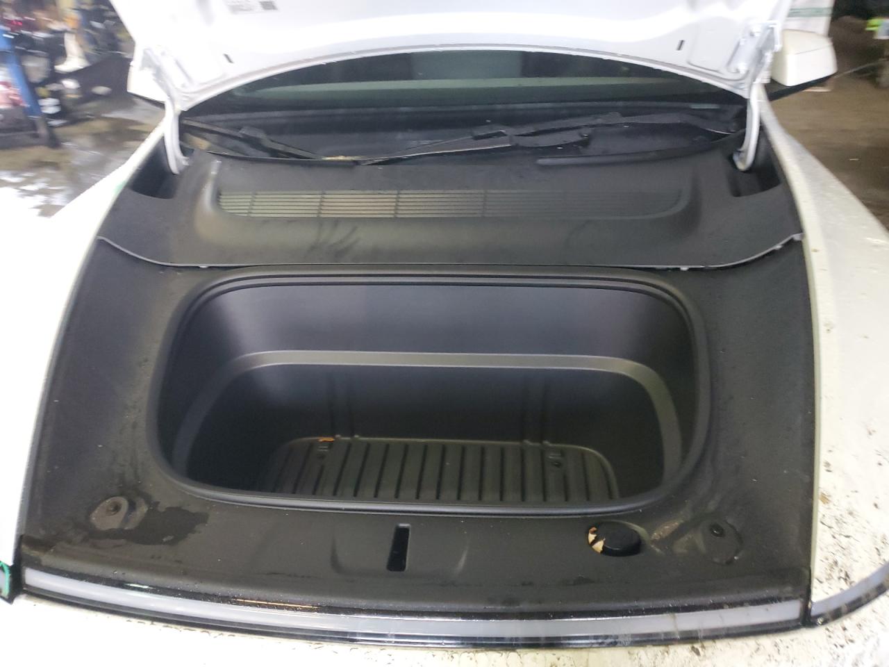 2026 Tesla Model Y VIN: 7SAYGDED2TF382672 Lot: 90575015