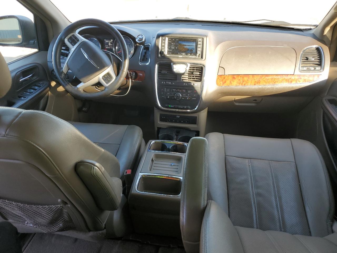 2015 Chrysler Town & Country Touring L VIN: 2C4RC1CG6FR573335 Lot: 85420535