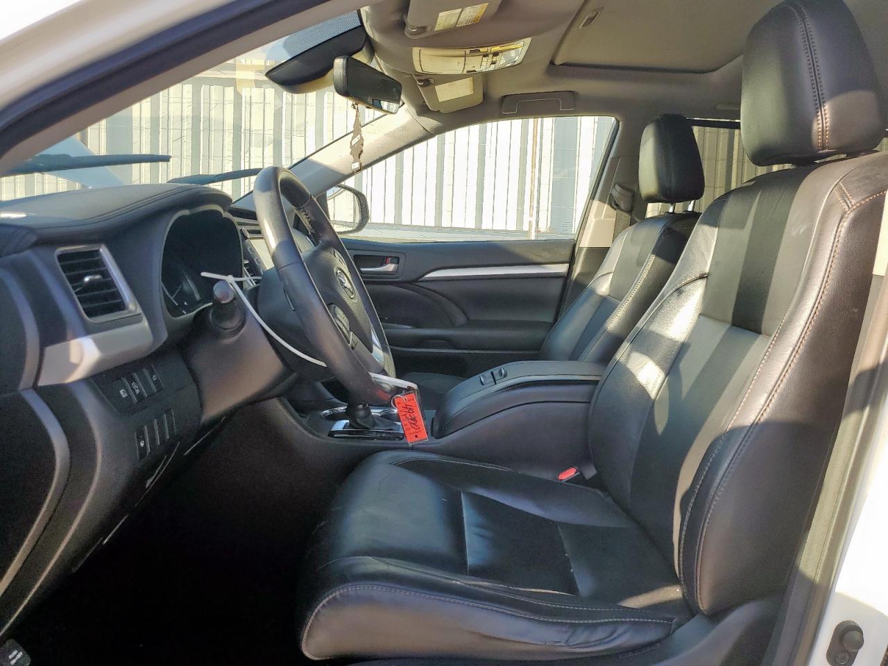 2018 Toyota Highlander Se VIN: 5TDJZRFH2JS892312 Lot: 85932365