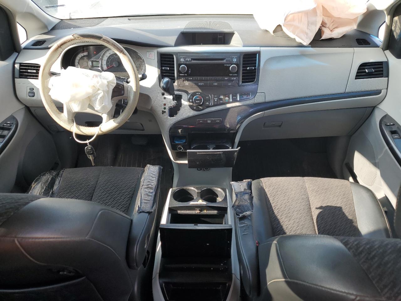 2011 Toyota Sienna Sport VIN: 5TDXK3DC1BS041655 Lot: 90010375