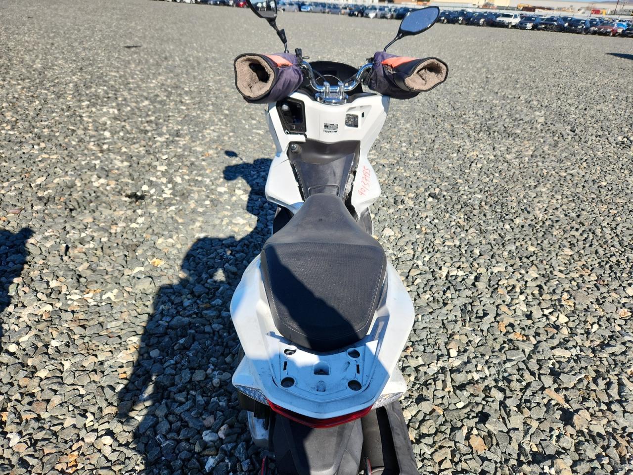 2018 Honda Pcx 150 VIN: RLHKF1803JY301611 Lot: 90137185