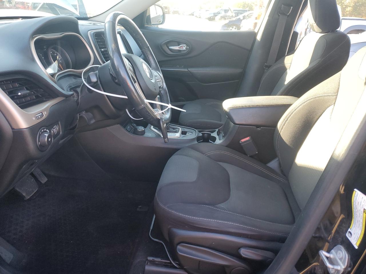 2017 Jeep Cherokee Latitude VIN: 1C4PJMCS3HW546767 Lot: 87366635