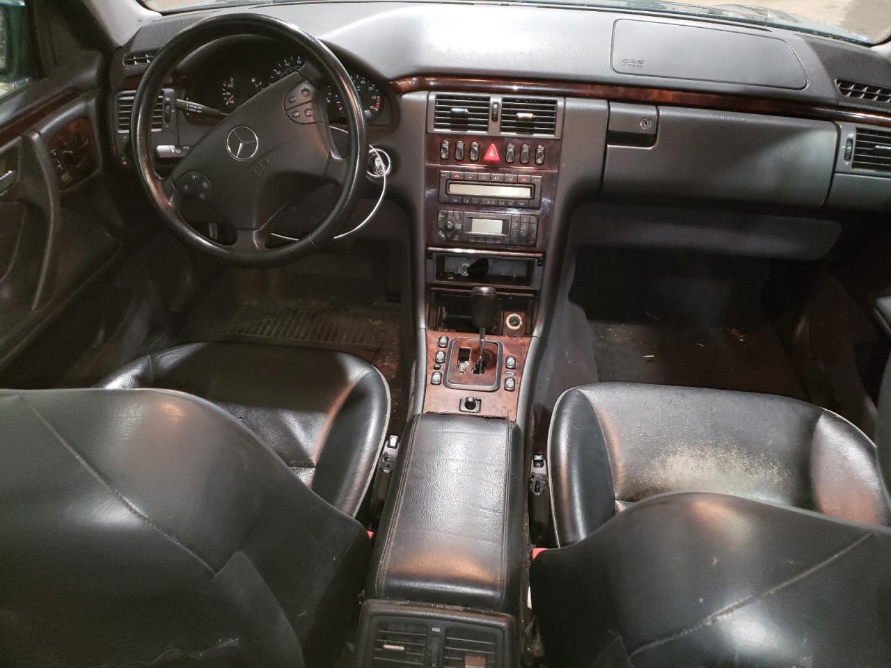 2001 Mercedes-Benz E 320 4Matic VIN: WDBJH82J01X048333 Lot: 86717755