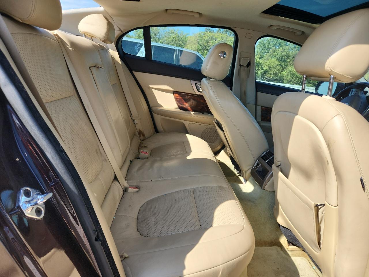 2011 Jaguar Xf Premium VIN: SAJWA0GBLR83004 Lot: 89836695