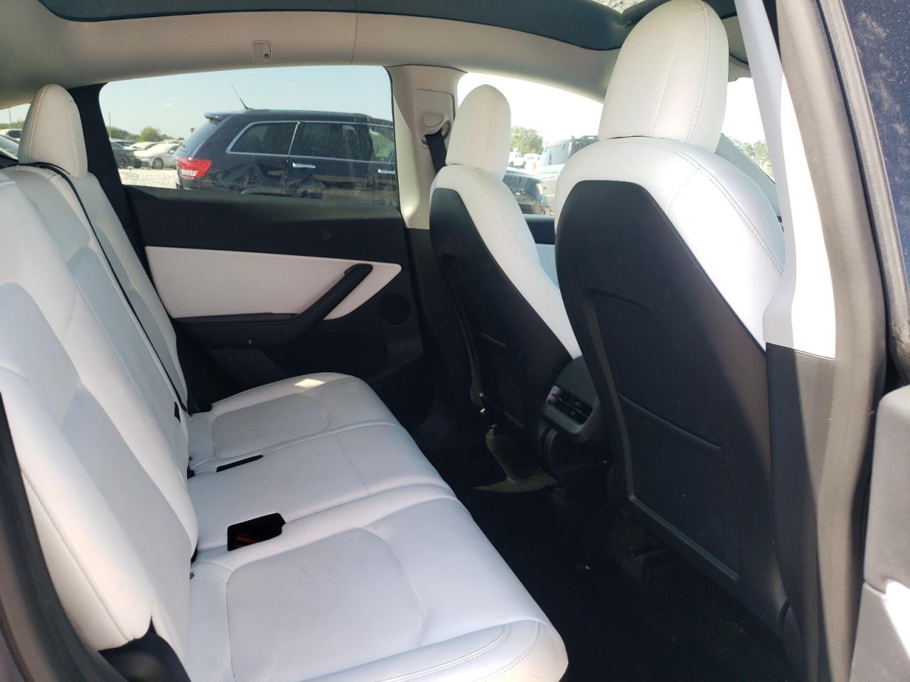 2022 Tesla Model Y VIN: 7SAYGAEE7NF433884 Lot: 81684165