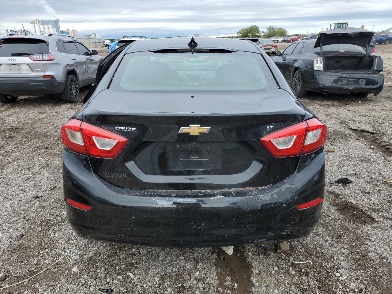2019 Chevrolet Cruze Lt VIN: 1G1BE5SM3K7145964 Lot: 82323525
