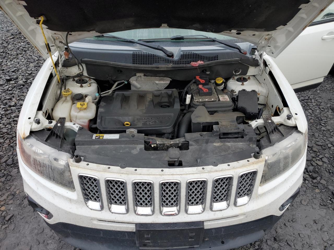 2015 Jeep Compass Latitude VIN: 1C4NJDEB3FD395006 Lot: 84978255