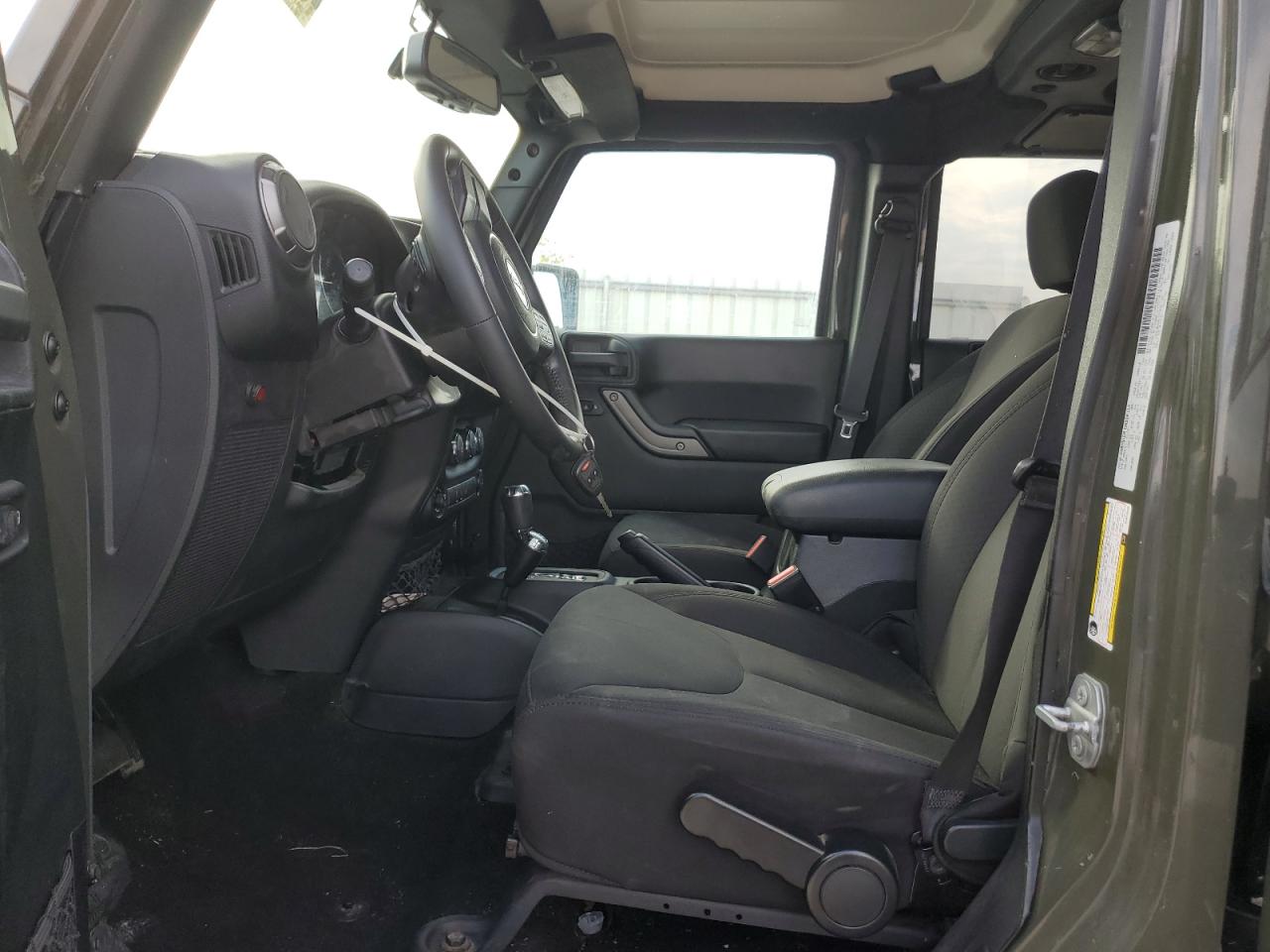 2015 Jeep Wrangler Unlimited Sport VIN: 1C4BJWDG0FL577070 Lot: 82577155