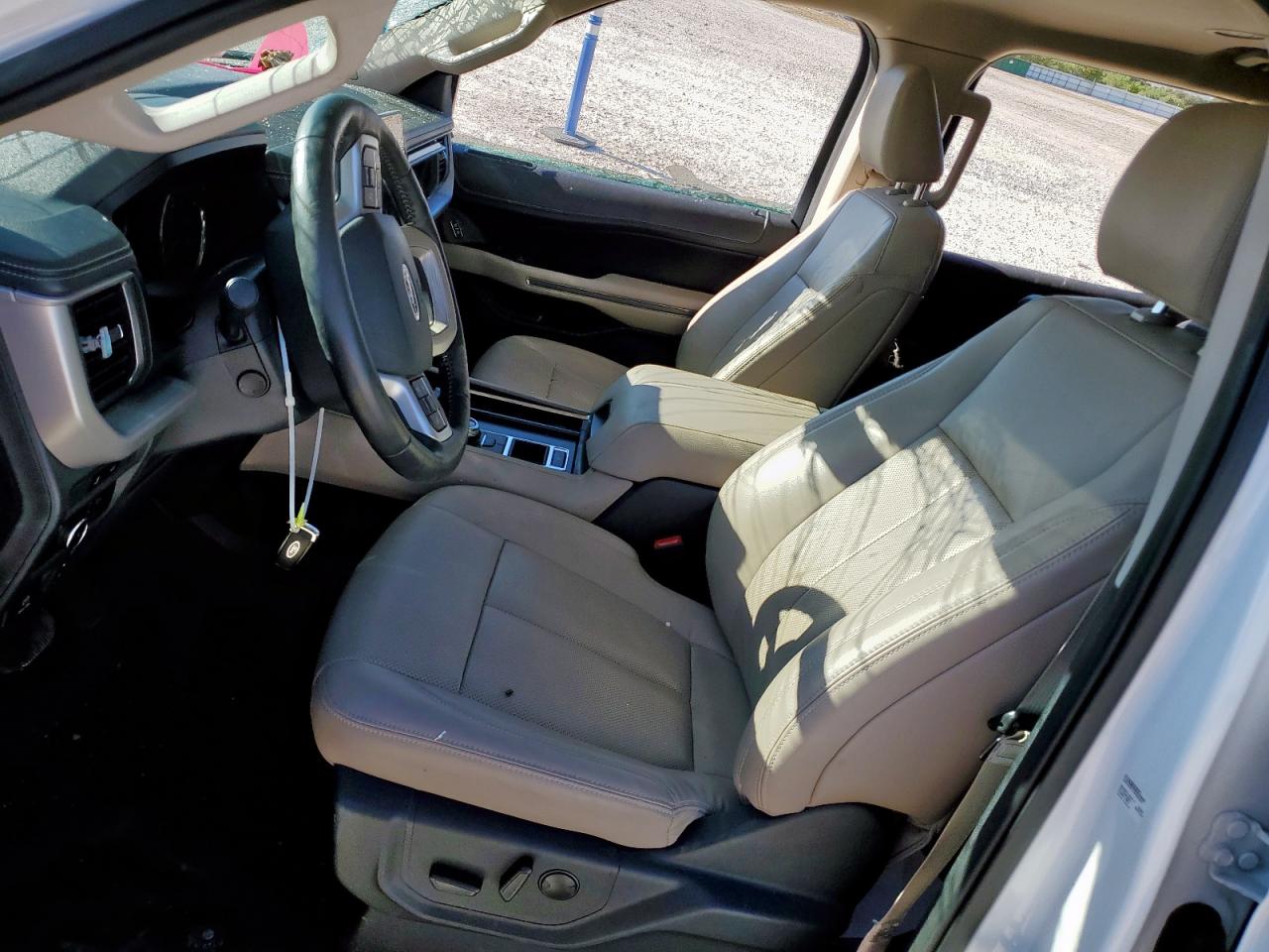 2023 Ford Expedition Xlt VIN: 1FMJU1H80PEA10514 Lot: 82528025