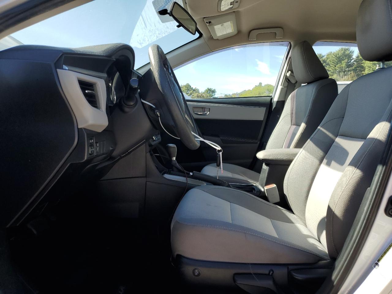 2015 Toyota Corolla L VIN: 2T1BURHE5FC447570 Lot: 85297215