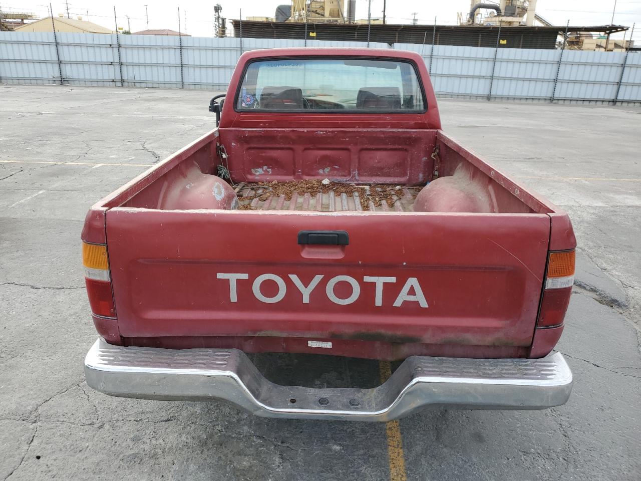 1992 Toyota Pickup 1/2 Ton Short Wheelbase VIN: JT4RN81A8N0088561 Lot: 82458485