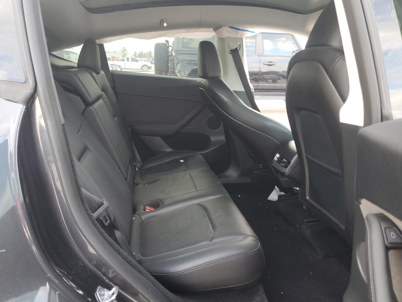 2024 Tesla Model Y VIN: 7SAYGDED8RF100057 Lot: 87020275