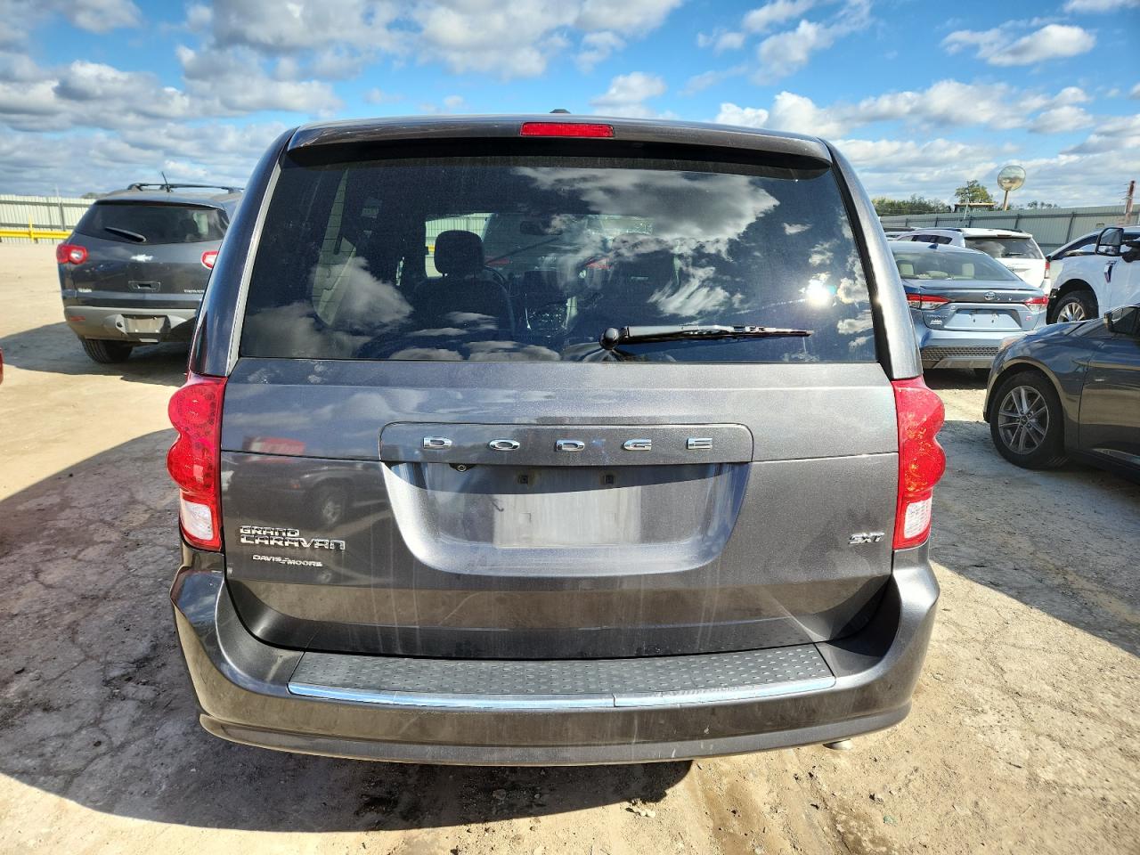 2019 Dodge Grand Caravan Sxt VIN: 2C4RDGCG3KR635185 Lot: 90711535