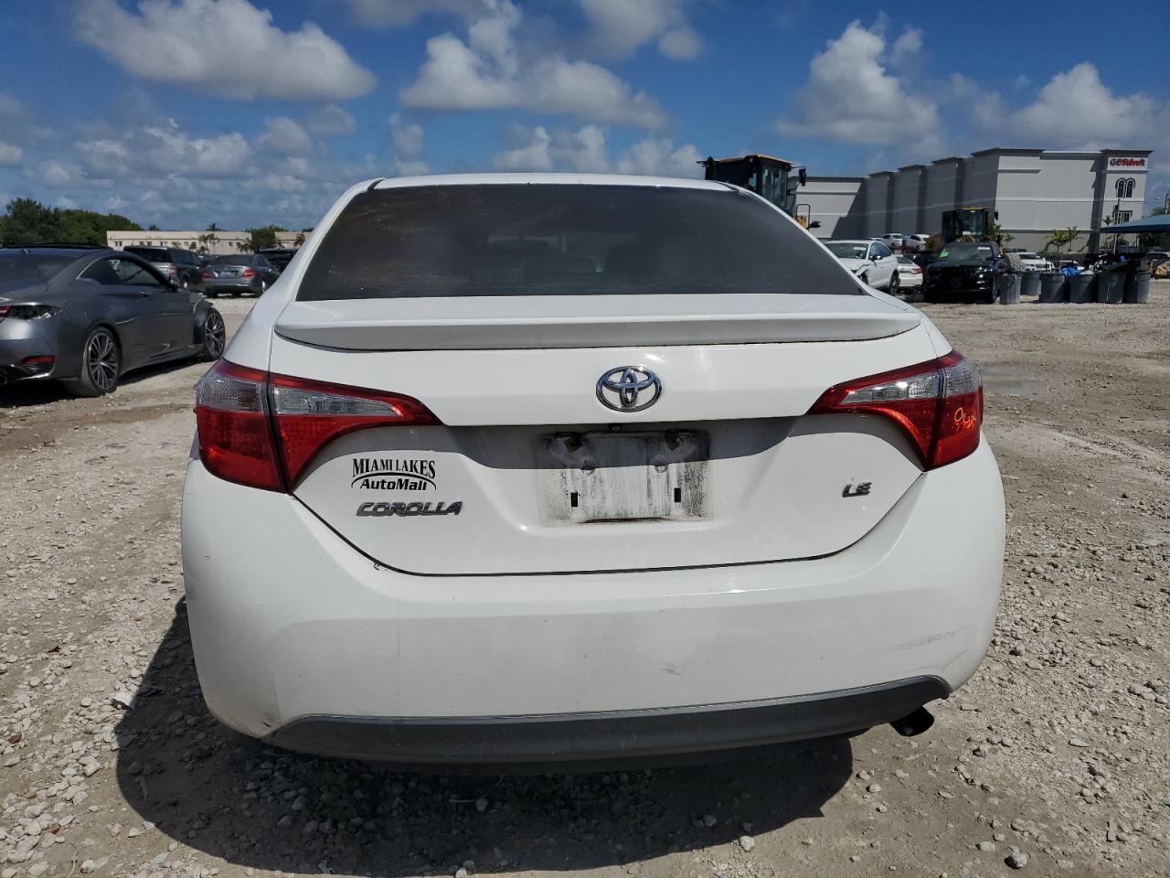 2015 Toyota Corolla L VIN: 2T1BURHE8FC472303 Lot: 84894075
