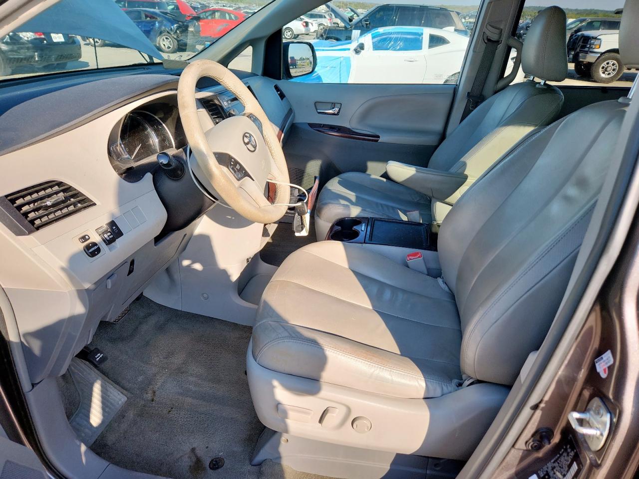 2014 Toyota Sienna Xle VIN: 5TDYK3DC1ES443071 Lot: 86287605