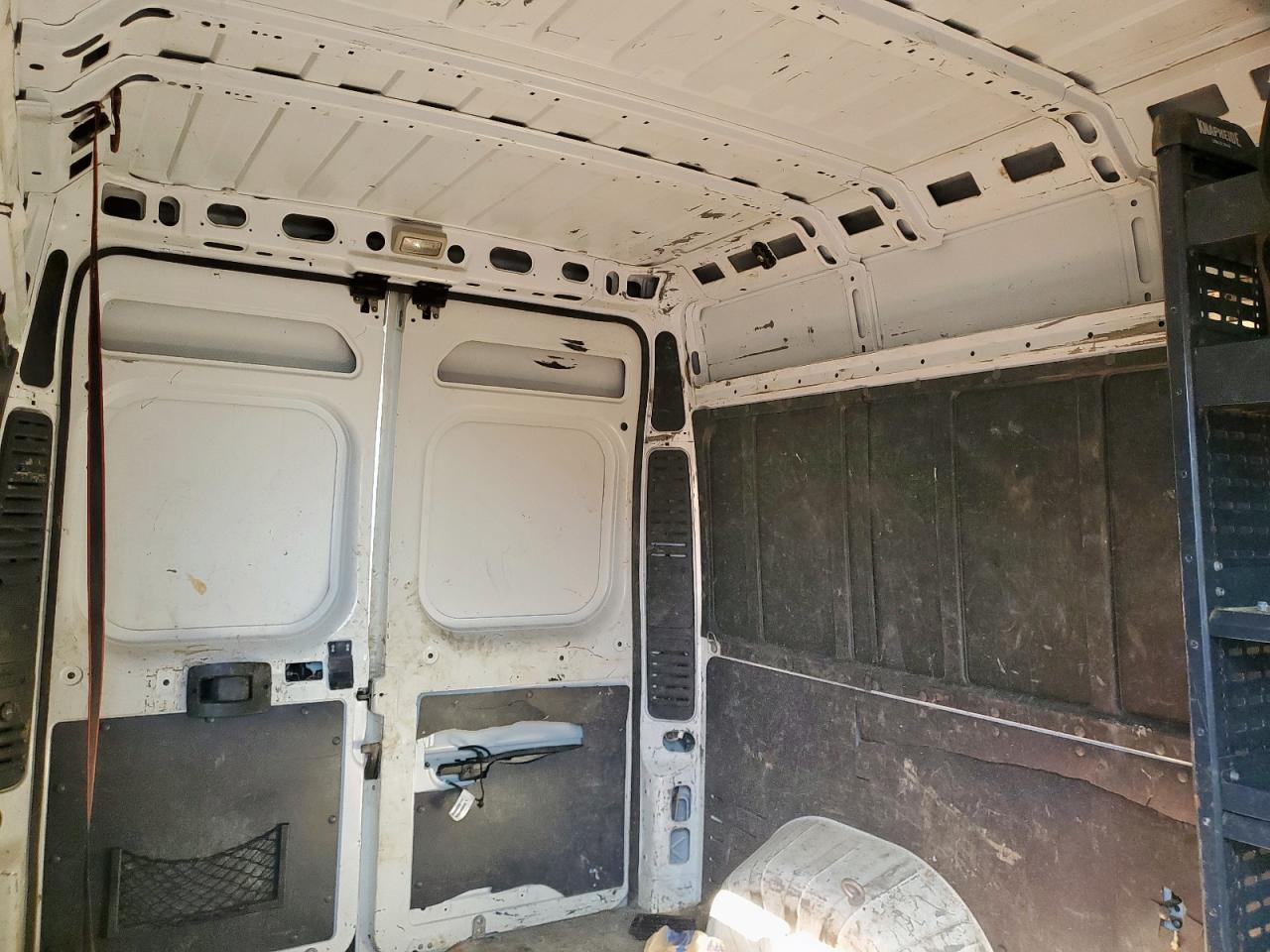 2018 Ram Promaster 2500 2500 High VIN: 3C6TRVDG3JE155049 Lot: 85595835