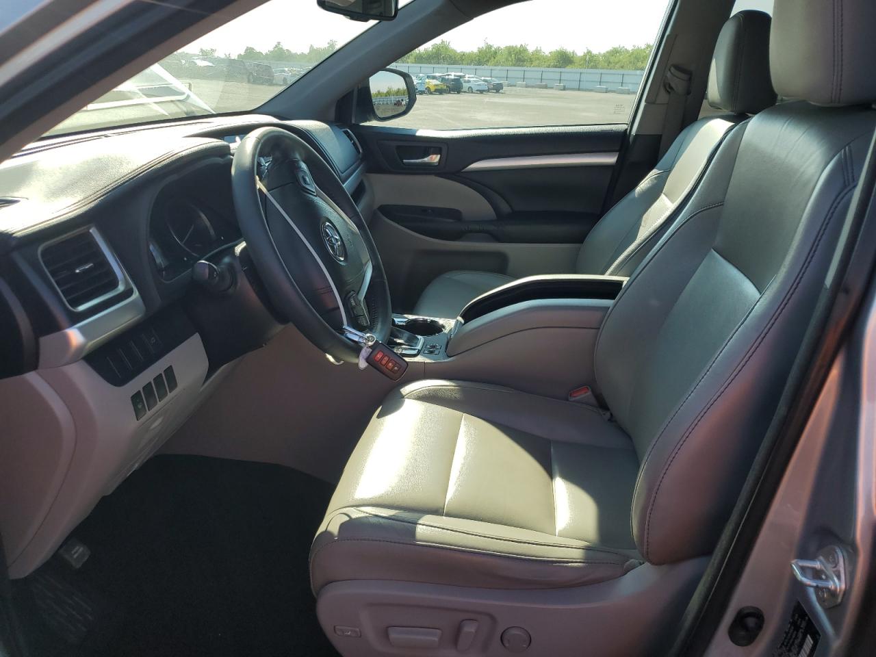 2015 Toyt Highlander VIN: 5TDJKRFH9FS187325 Lot: 86814425