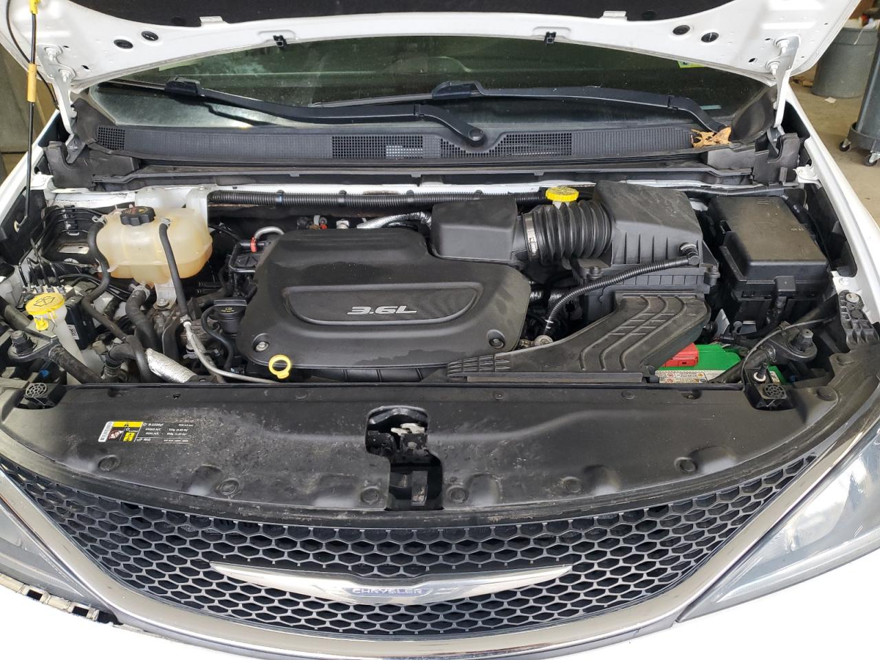 2017 Chrysler Pacifica Touring L VIN: 2C4RC1BG9HR826927 Lot: 85730535