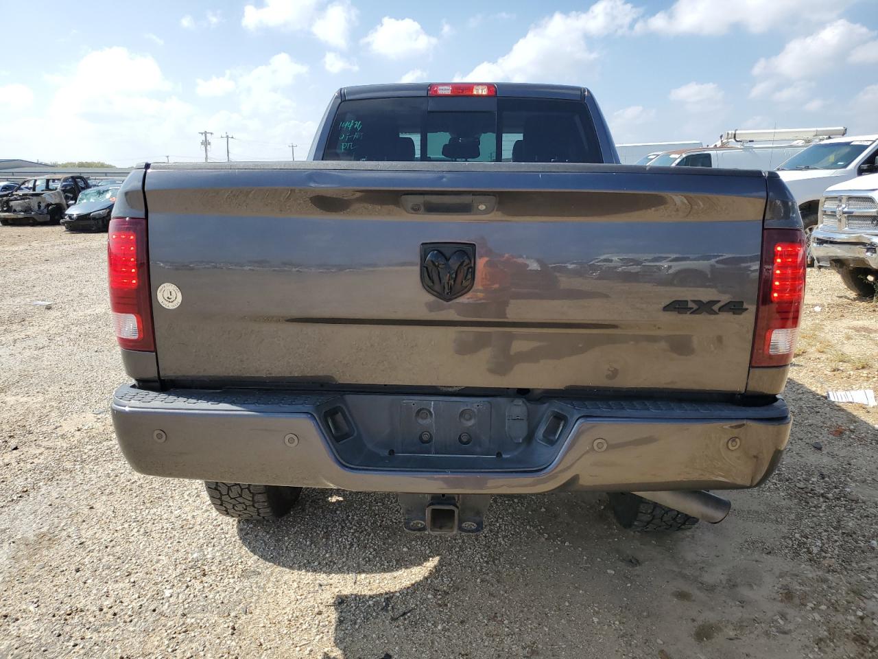 2018 Ram 2500 Laramie VIN: 3C6UR5FJ7JG205114 Lot: 82783365