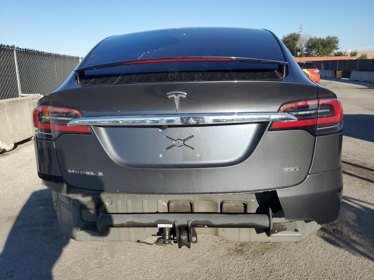 2016 Tesla Model X VIN: 5YJXCAE22GF004875 Lot: 87269055