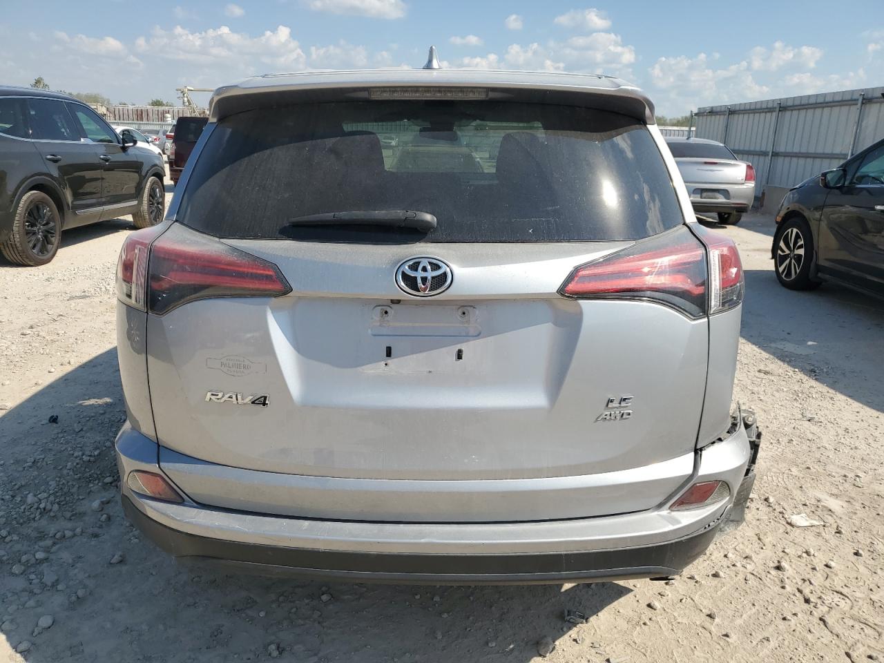 2018 Toyota Rav4 Le VIN: 2T3BFREV0JW709704 Lot: 84770675