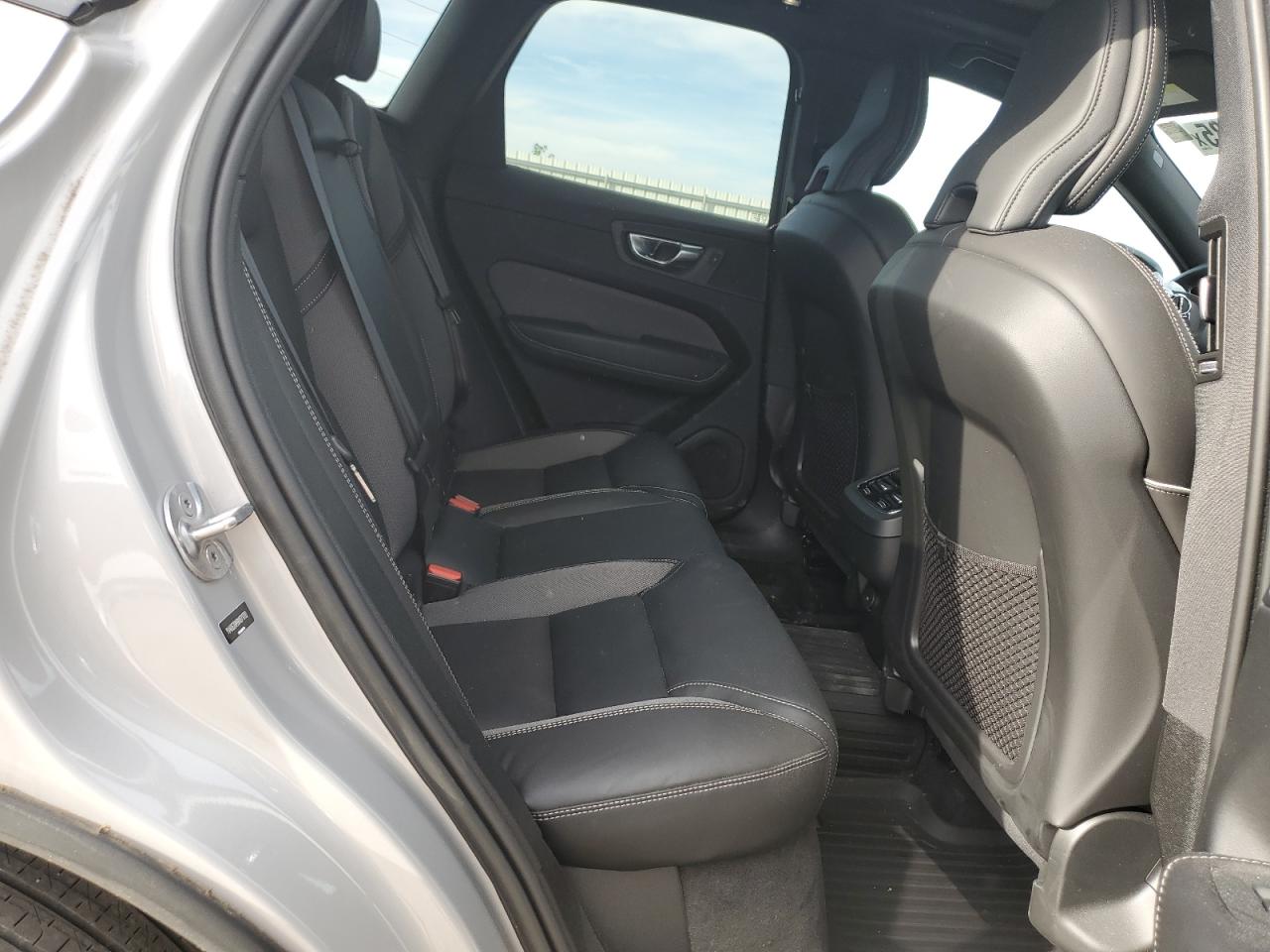 2022 Volvo Xc60 B6 R-Design VIN: YV4062RM9N1071700 Lot: 81974385