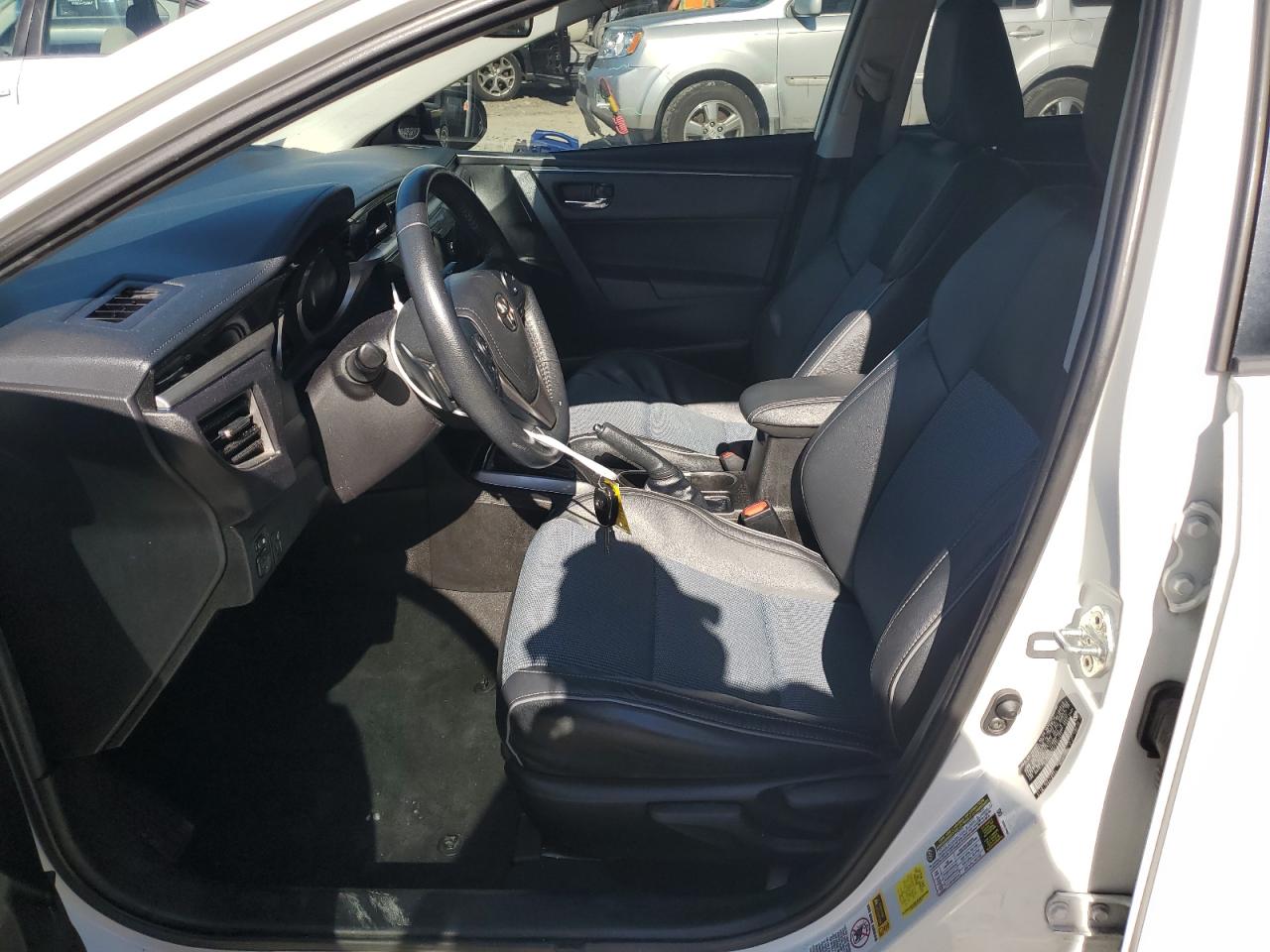 2015 Toyota Corolla L VIN: 5YFBURHE0FP337431 Lot: 84889105