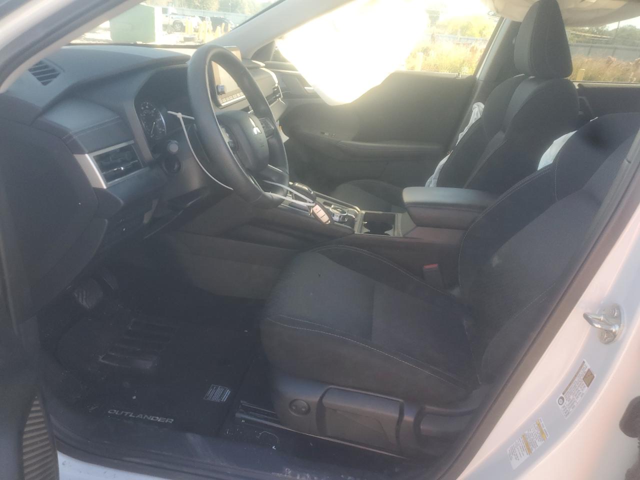 2024 Mitsubishi Outlander Es VIN: JA4J3UA80RZ078840 Lot: 82606325