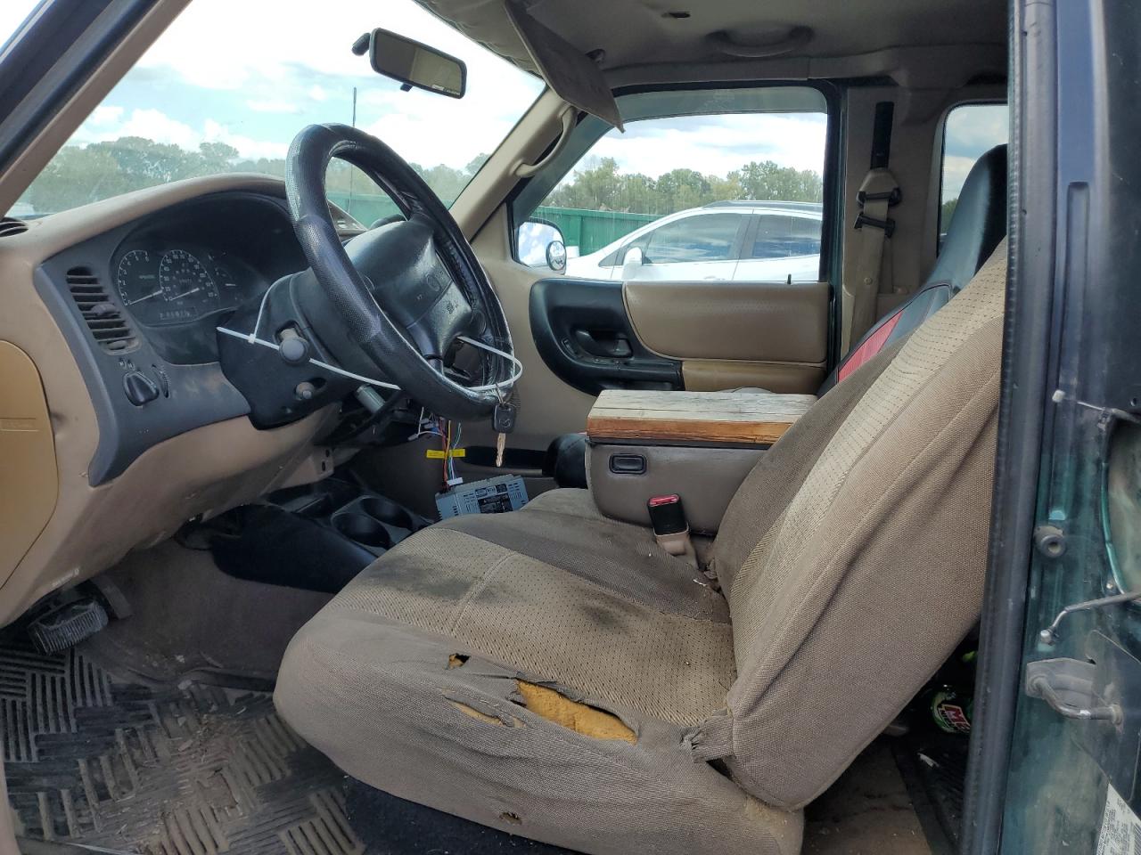 1999 Mazda B4000 Cab Plus VIN: 4F4ZR17X0XTM39592 Lot: 84775025