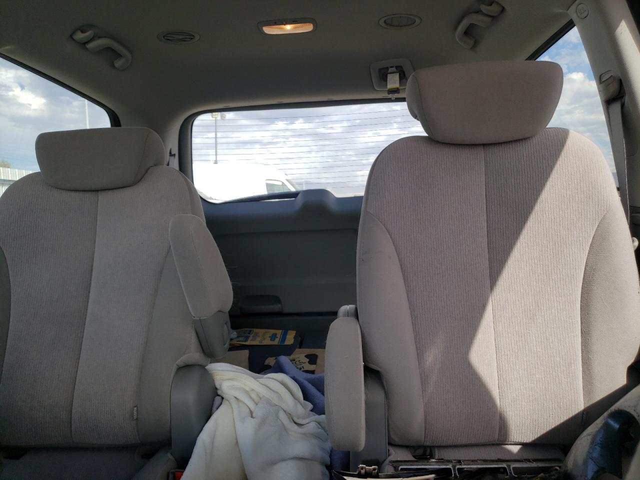 2009 Kia Sedona Ex VIN: KNDMB233396321795 Lot: 89864375