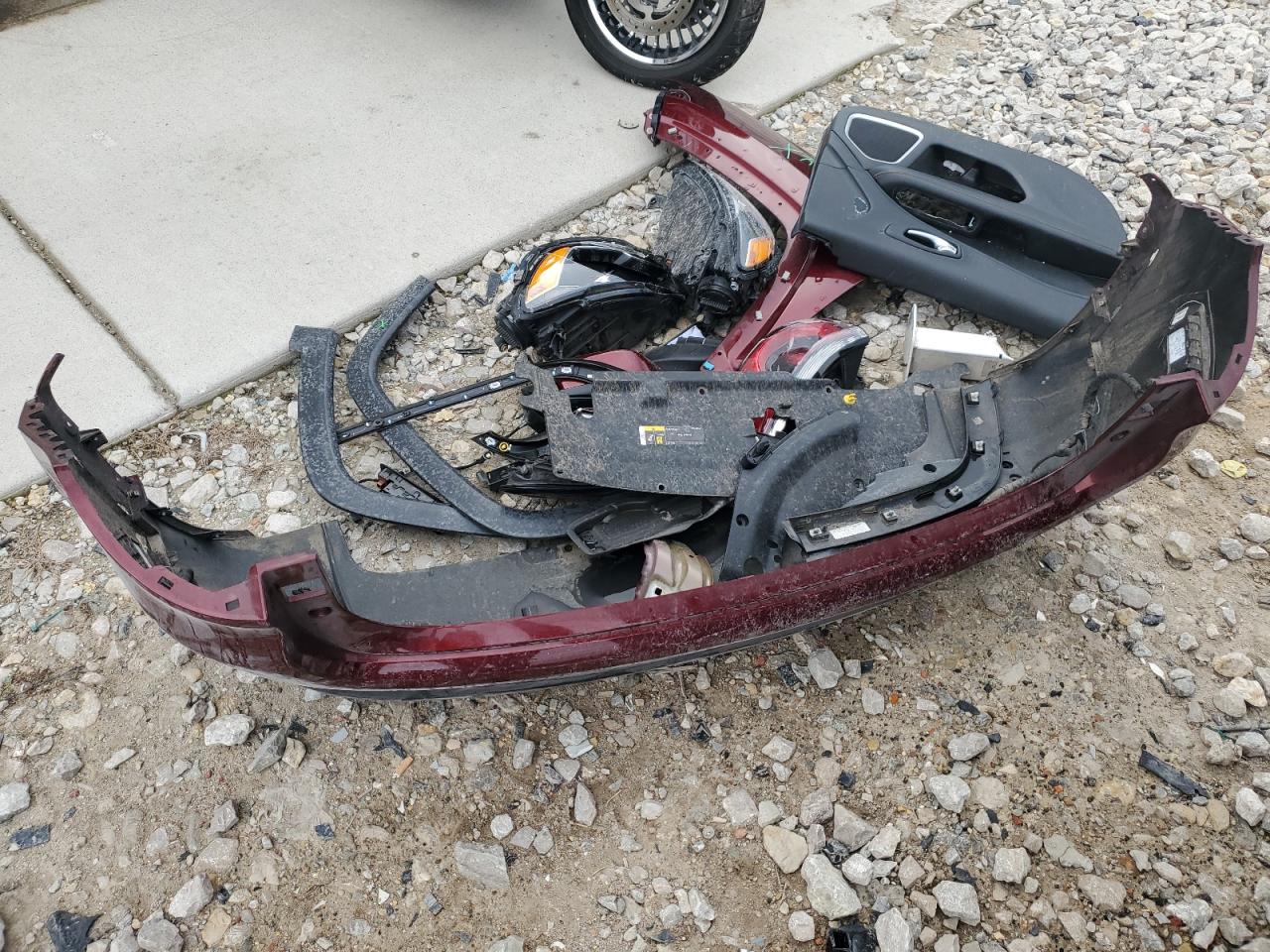 2020 Jeep Compass Latitude VIN: 3C4NJDBB1LT240917 Lot: 85281515