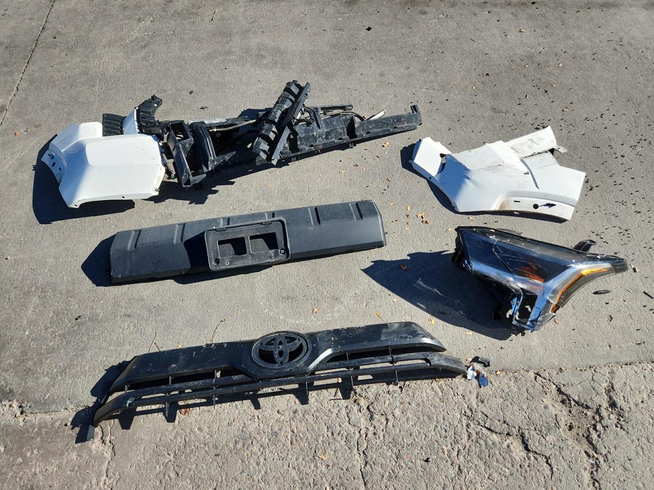 2022 Toyota Tundra Double Cab Sr VIN: 5TFLA5DAXNX038778 Lot: 90663125