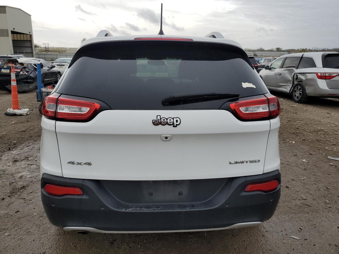 2018 Jeep Cherokee Limited VIN: 1C4PJMDB2JD530673 Lot: 90019655