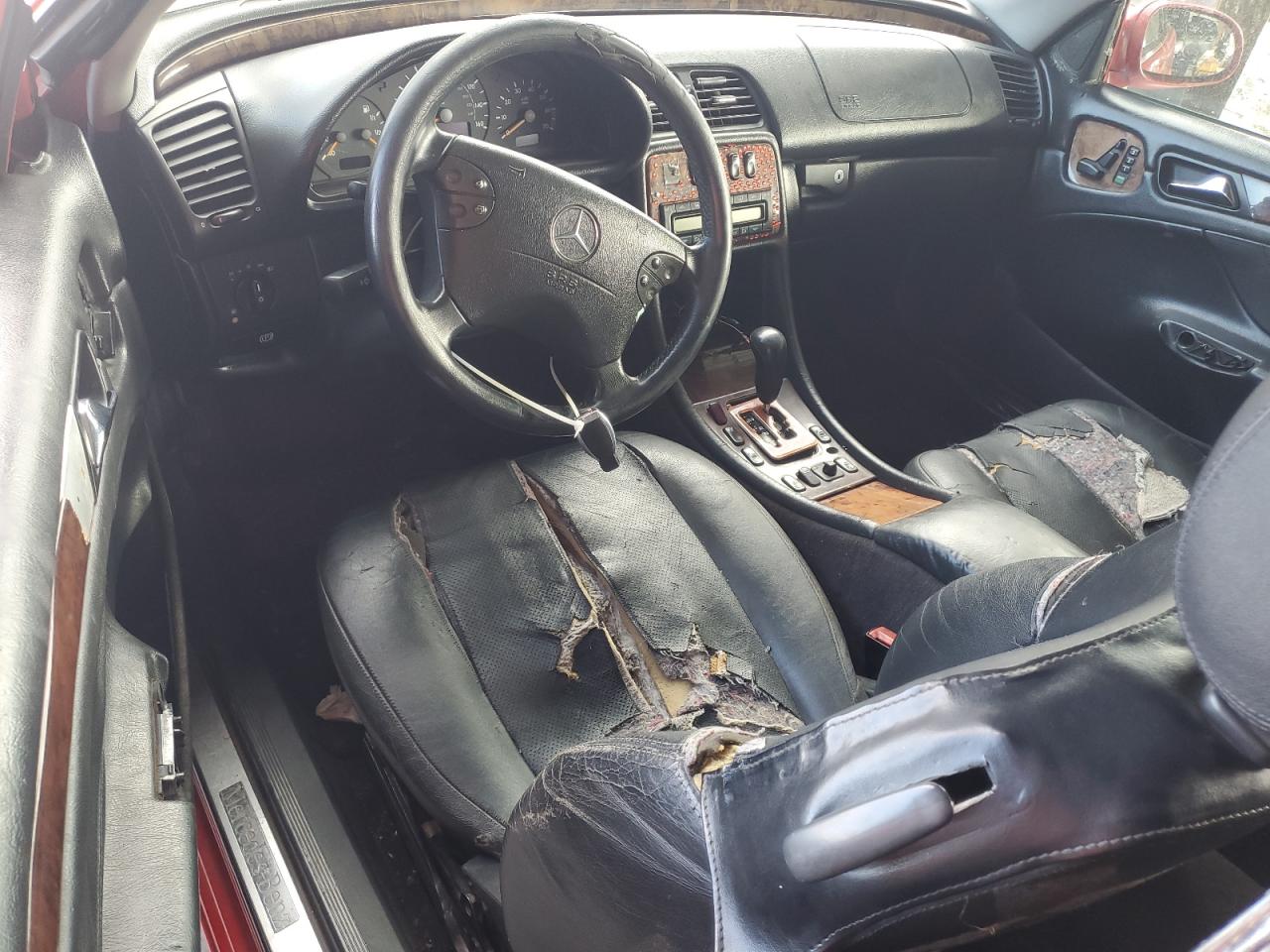 2000 Mercedes-Benz Clk 320 VIN: WDBLK65G5YT045217 Lot: 86090025