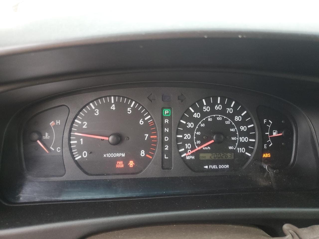 2000 Toyota Sienna Le VIN: 4T3ZF13C4YU280529 Lot: 82532555