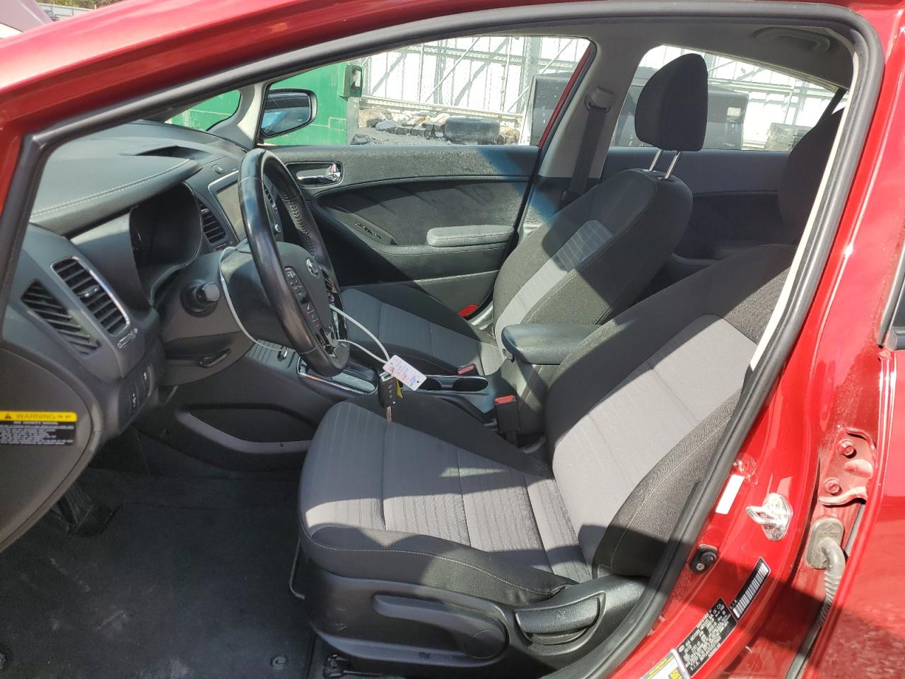 2018 Kia Forte Lx VIN: 3KPFL4A70JE275400 Lot: 90325925