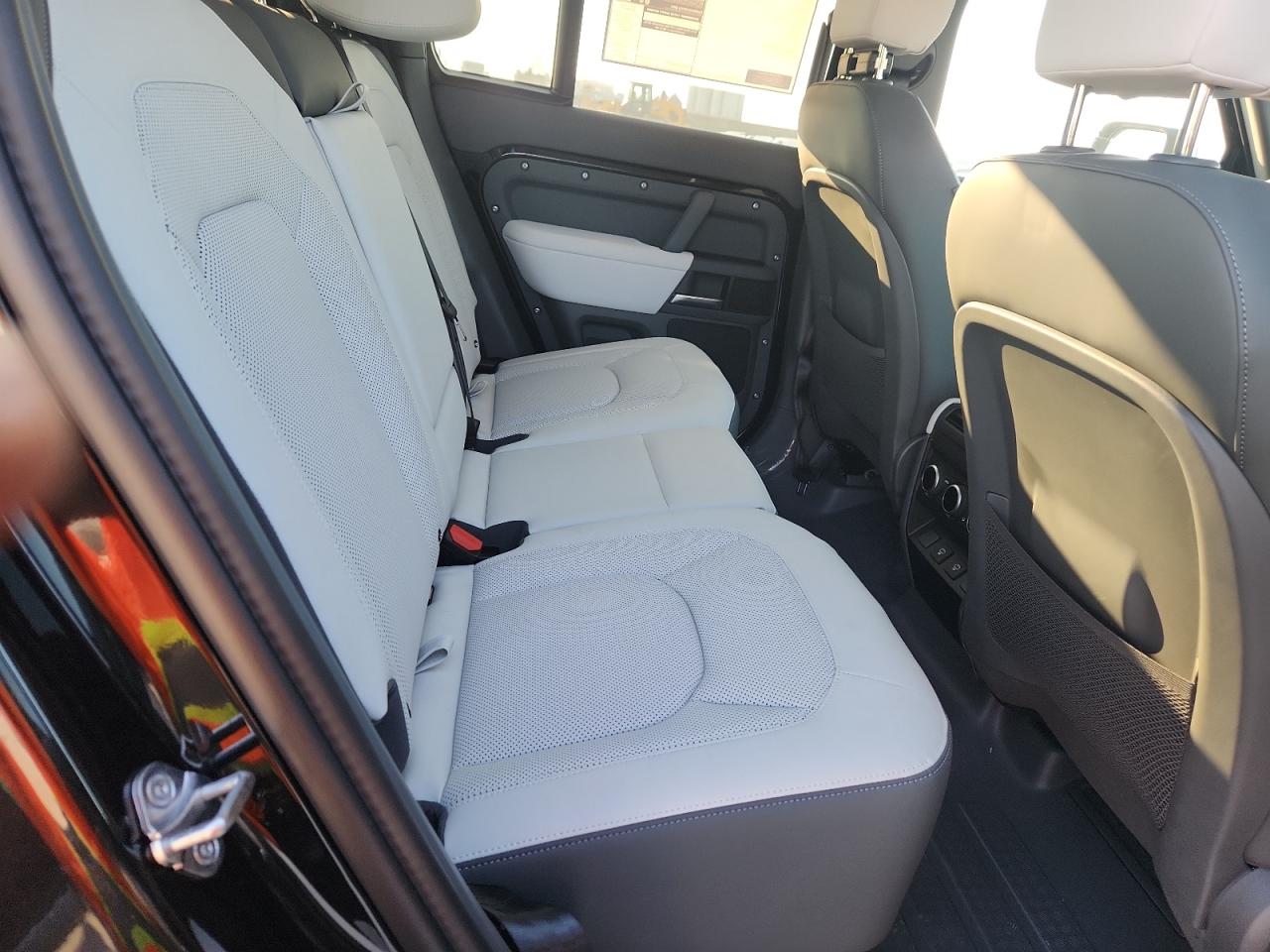 2025 Land Rover Defender 110 X-Dynamic Se VIN: SALE27EU7S2463970 Lot: 85706435