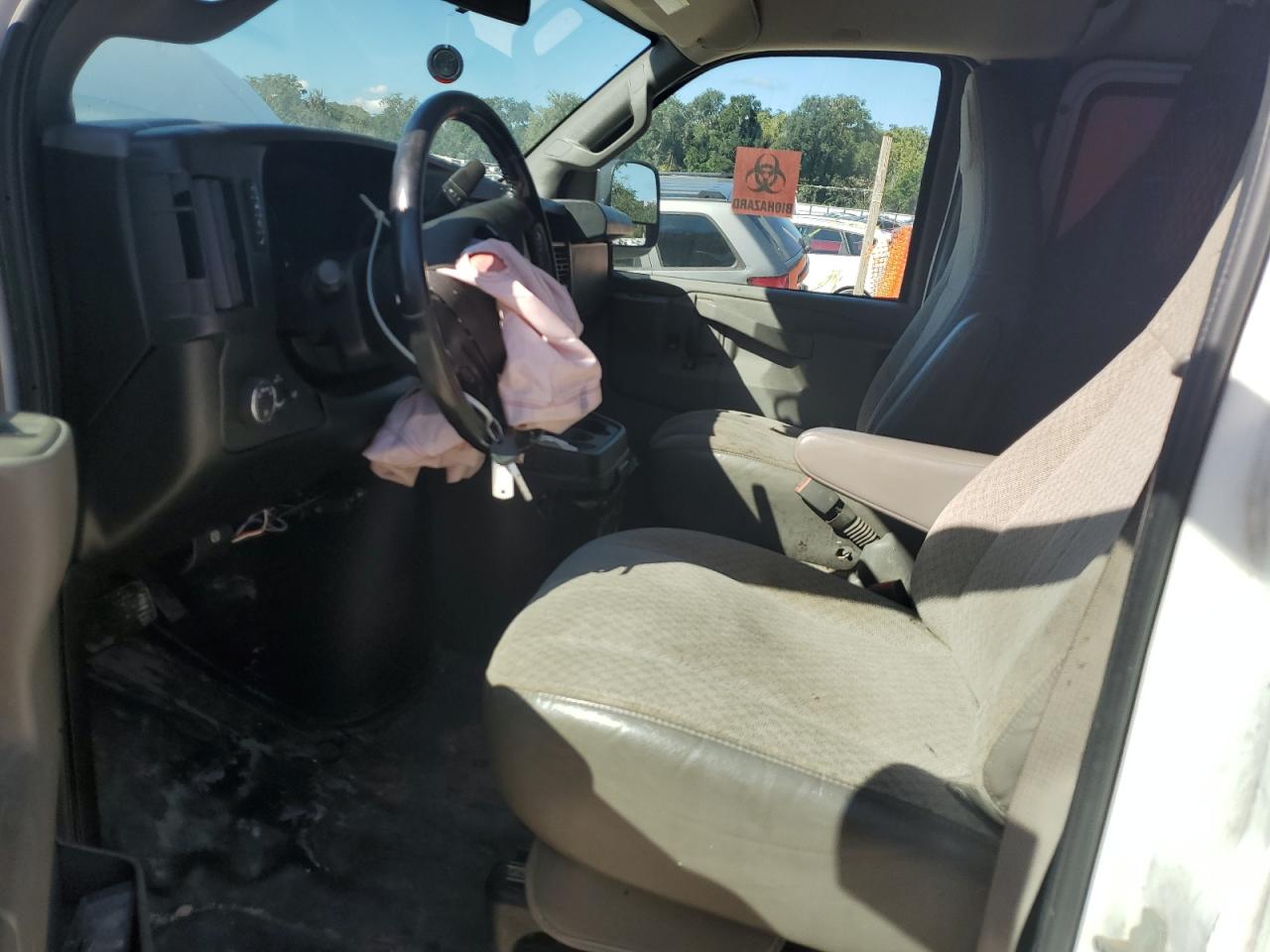 2020 Chevrolet Express G2500 VIN: 1GCWGBFG2L1140099 Lot: 85703825