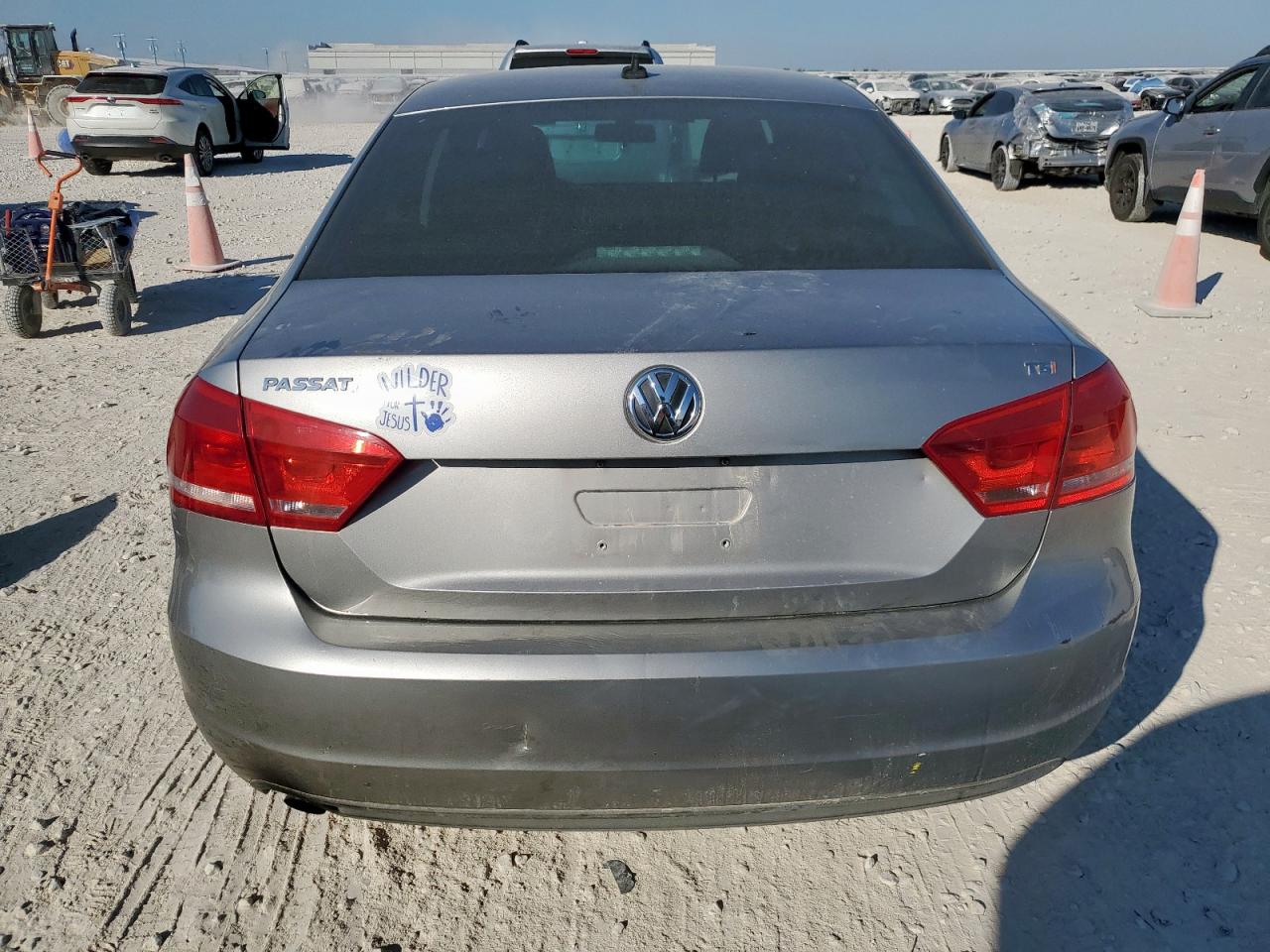 2014 Volkswagen Passat S VIN: 1VWAS7A32EC041927 Lot: 85820895
