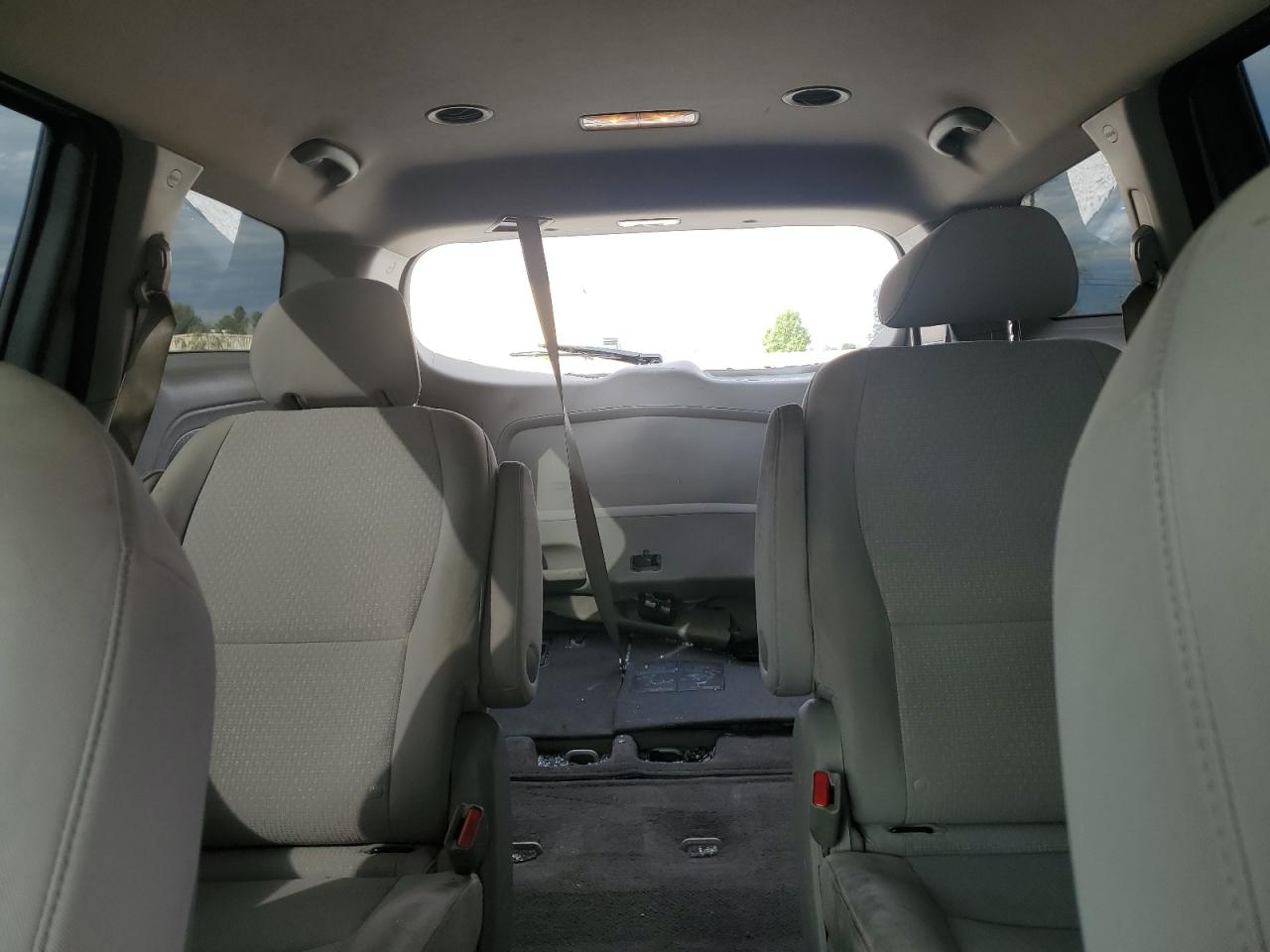 2017 Kia Sedona L VIN: KNDMA5C16H6272898 Lot: 82325545