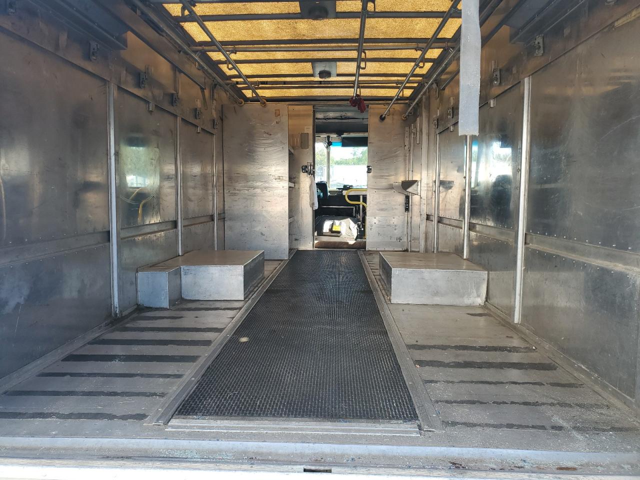 2004 Ford Econoline E450 Super Duty Commercial Stripped Chassis VIN: 1FCLE49L84HB30036 Lot: 83951305