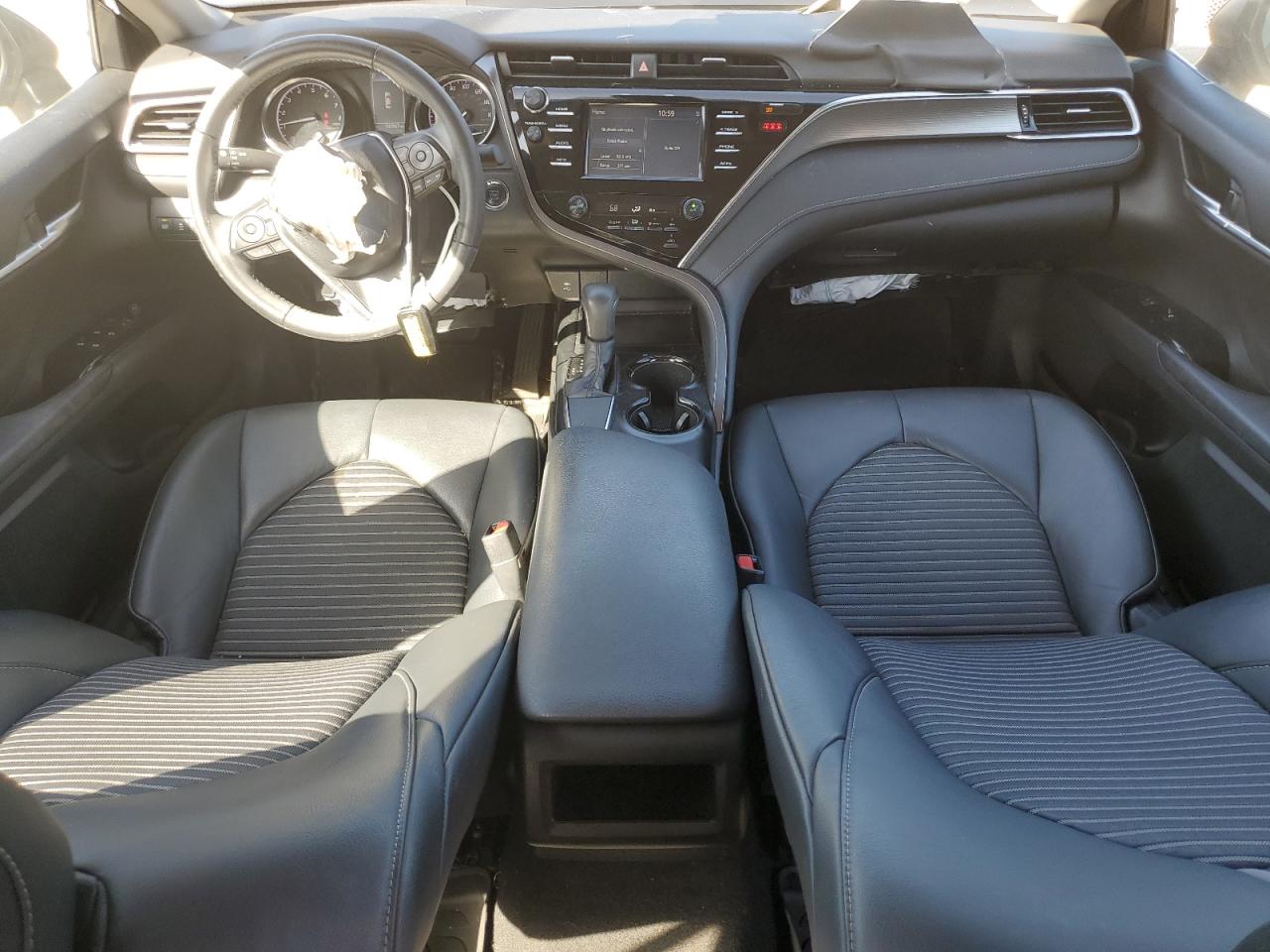 2018 Toyota Camry L VIN: 4T1B11HK3JU619988 Lot: 81951965