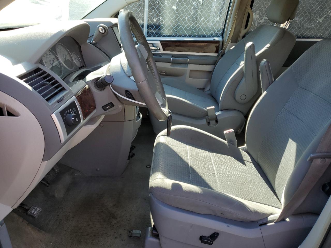 2010 Chrysler Town & Country Touring VIN: 2A4RR5D11AR441120 Lot: 86164615