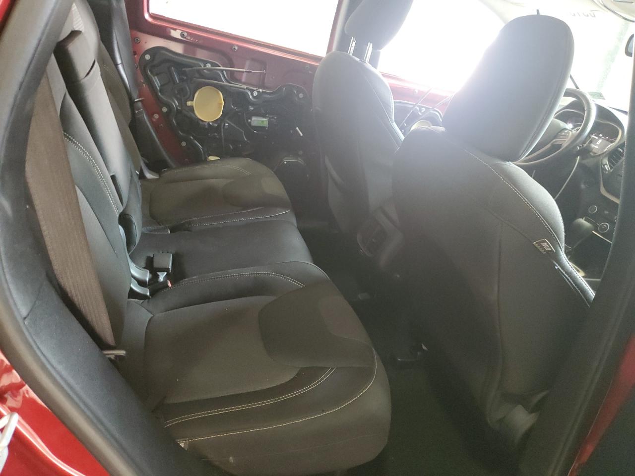 2015 Jeep Cherokee Latitude VIN: 1C4PJMCB5FW734803 Lot: 85136535