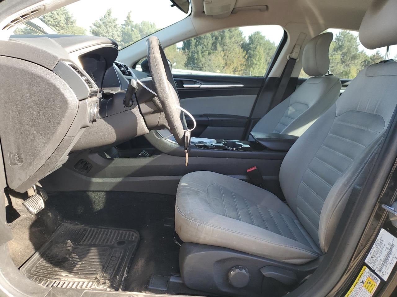 2015 Ford Fusion S VIN: 3FA6P0G76FR117797 Lot: 90489565