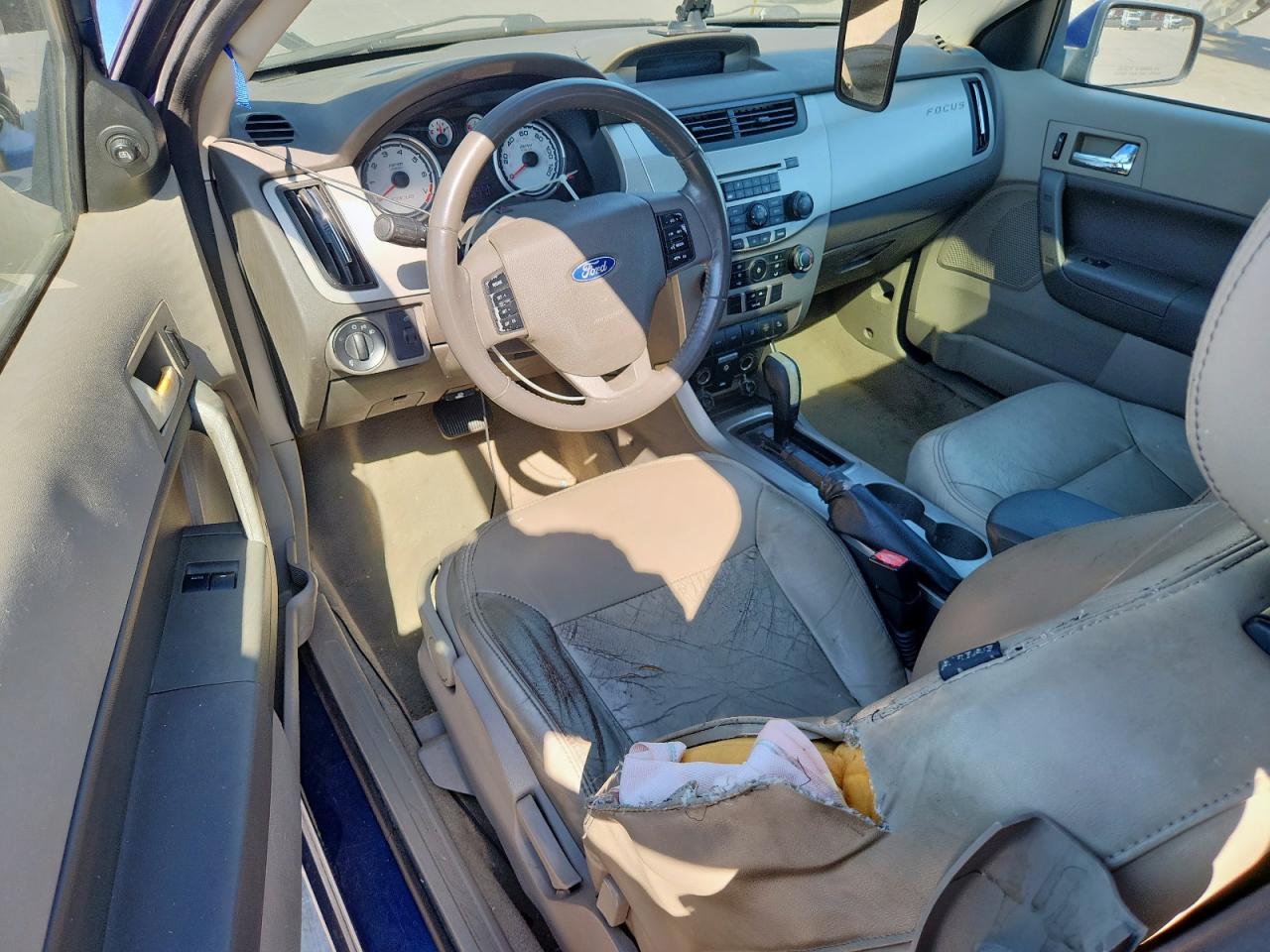 2008 Ford Focus VIN: 1FAHP33NX8W217514 Lot: 81925305