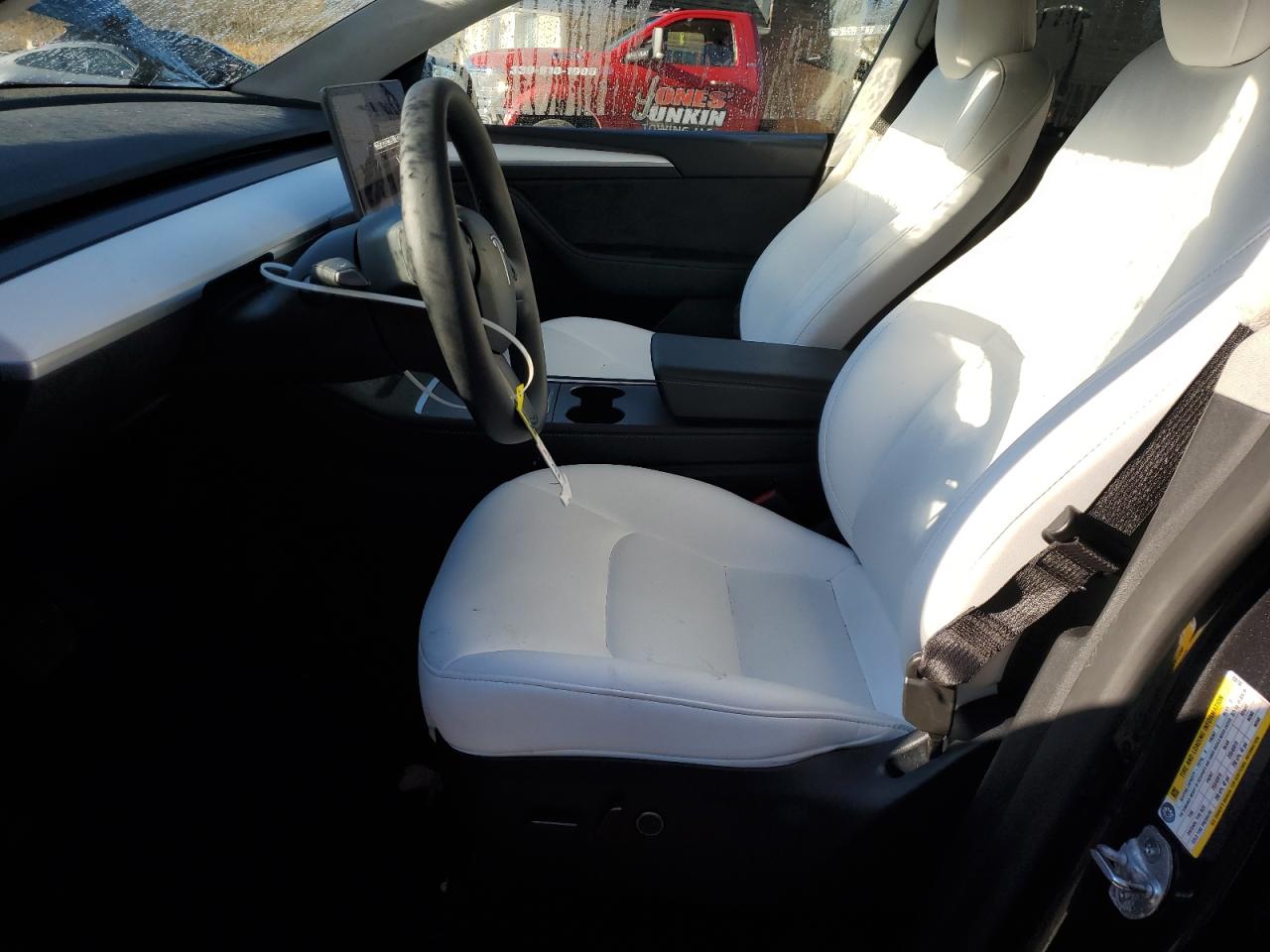 2024 Tesla Model Y VIN: 7SAYGDED2RF205158 Lot: 90543125