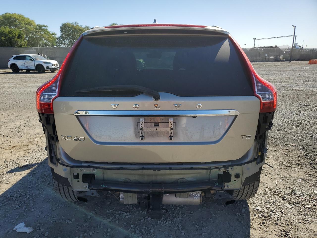 2016 Volvo Xc60 T5 Premier VIN: YV440MDK6G2912292 Lot: 90569825