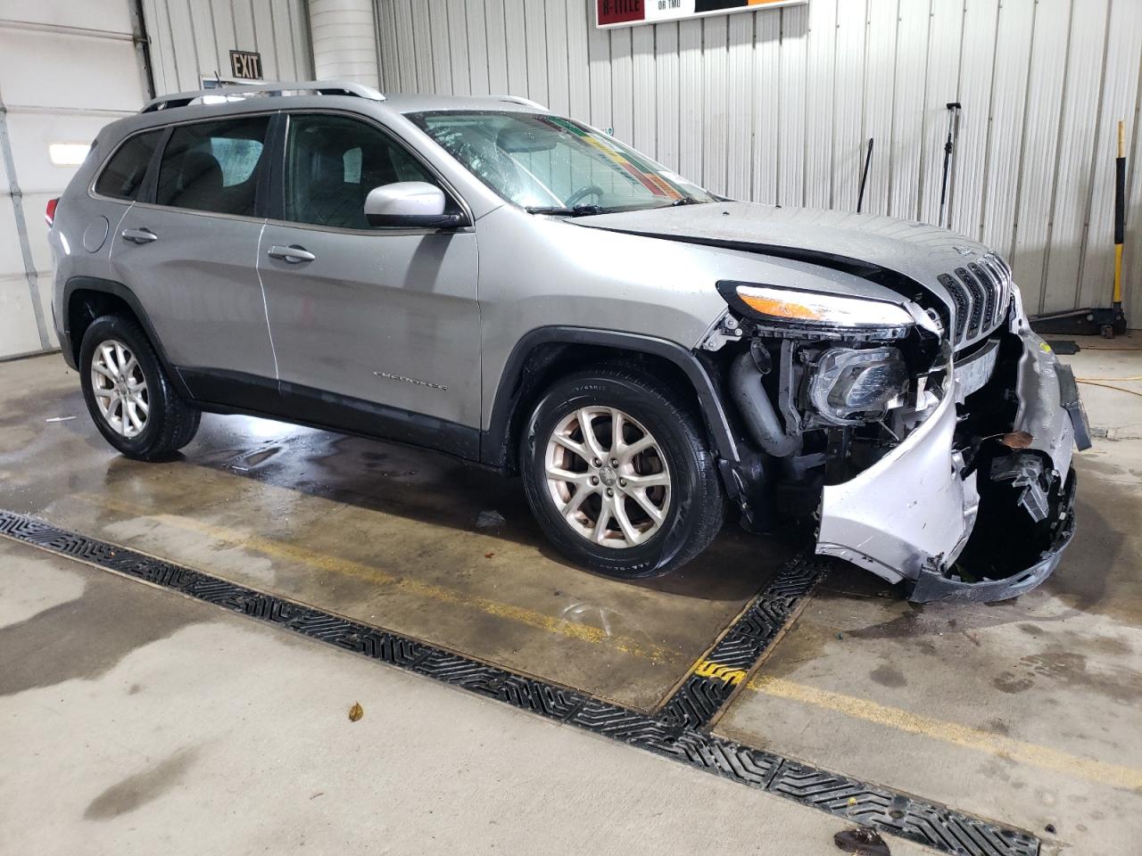 2015 Jeep Cherokee Latitude VIN: 1C4PJMCS8FW577994 Lot: 86148485