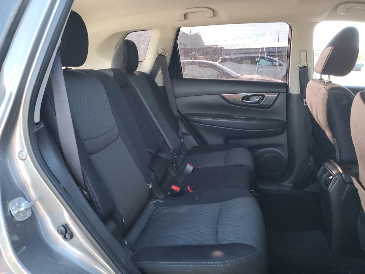 2017 Nissan Rogue S VIN: JN8AT2MT8HW137647 Lot: 85007975